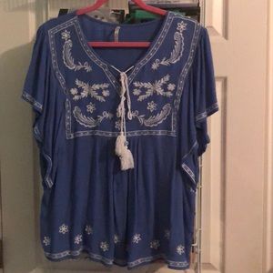 Lovely embroidered top, one size